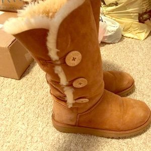 UGG Bailey Button Boot size 8
